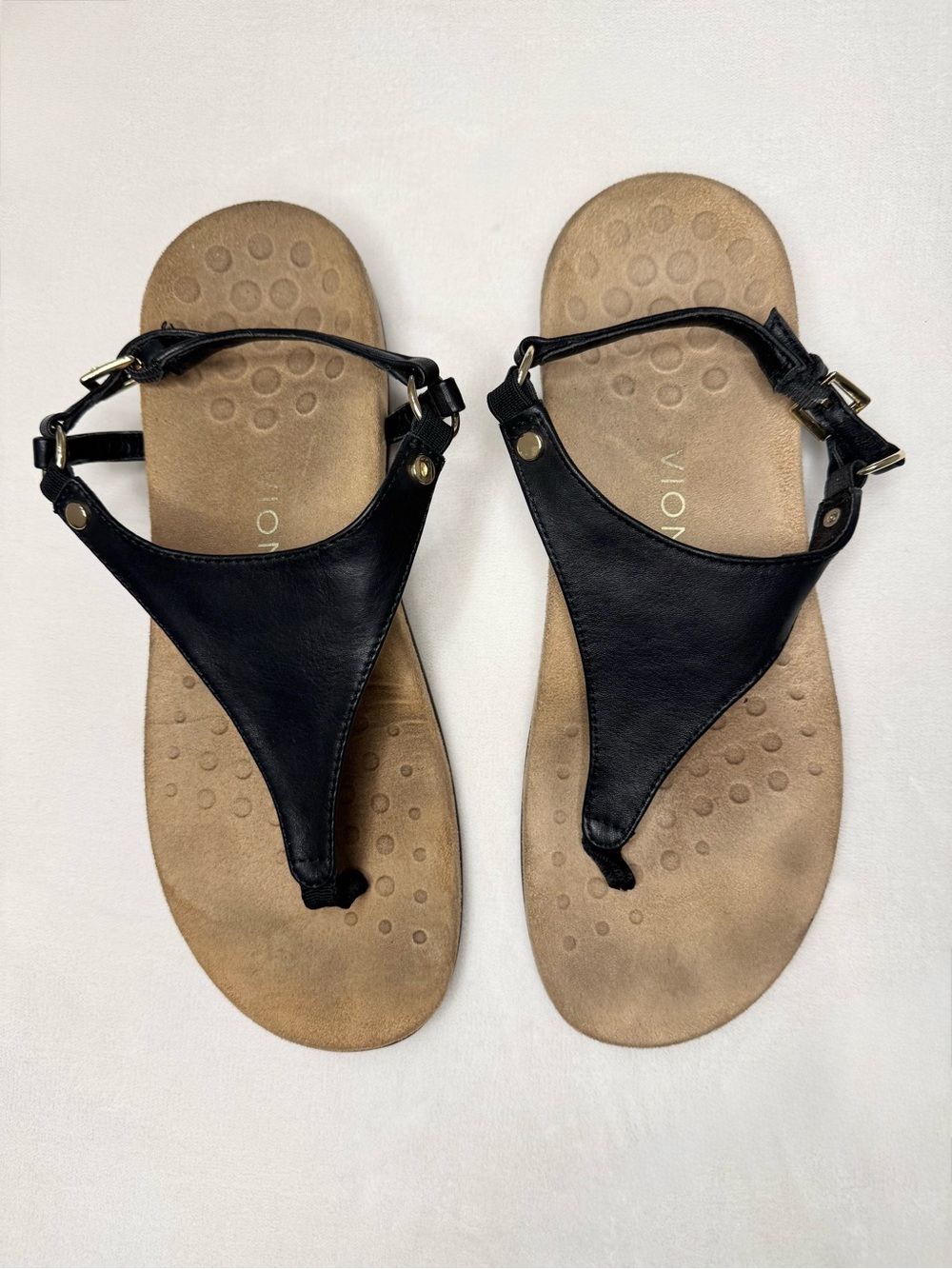 Vionic Women’s Black Leather Kirra Thong Slingback Sandals